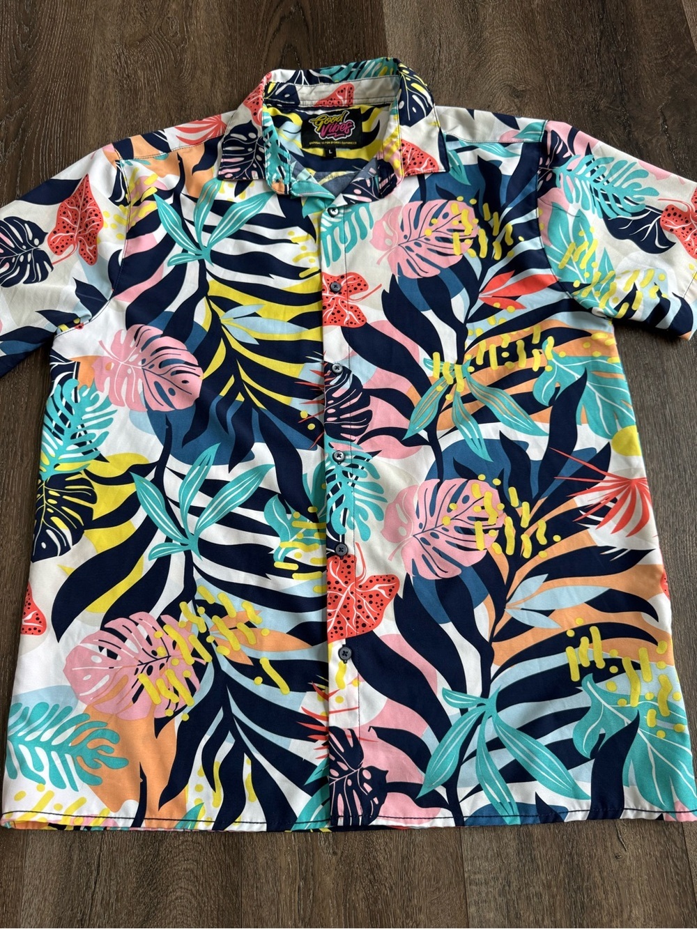 Good Vibes Vibrant Multicolor Tropical Button-Down Shirt Size Large - Picture 2 of 6